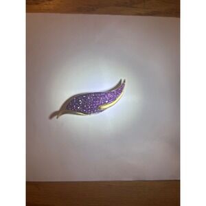 JJ Brooch Leaf Pin Gold Tone Purple Crystal Rhinestone Vintage
